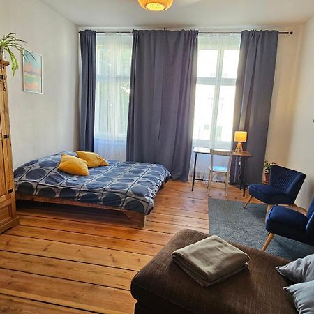 Room In Berlin City Center Bagian luar foto
