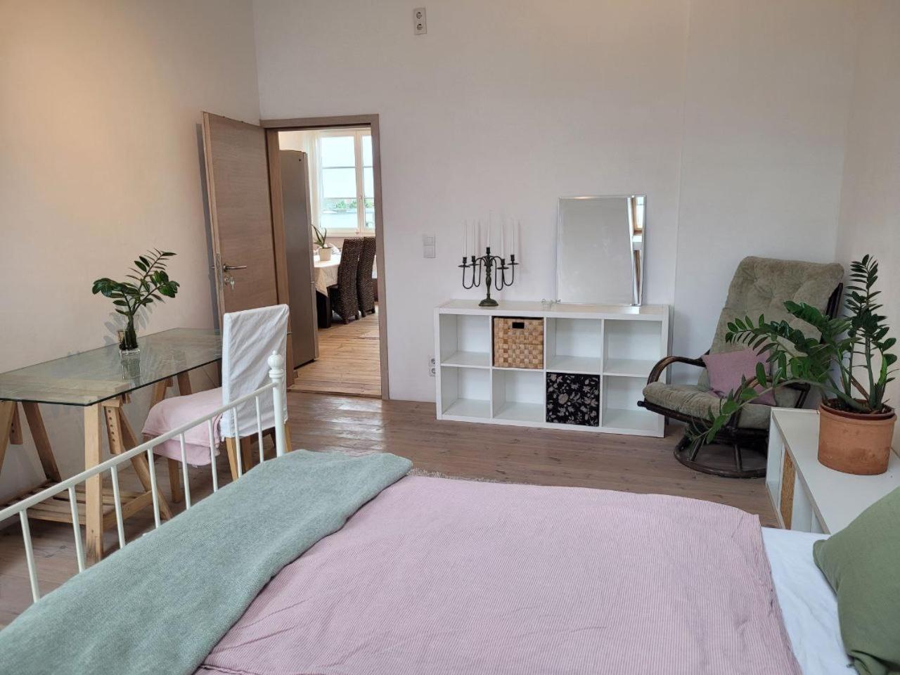 Room In Berlin City Center Bagian luar foto