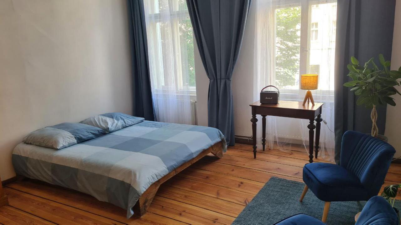 Room In Berlin City Center Bagian luar foto
