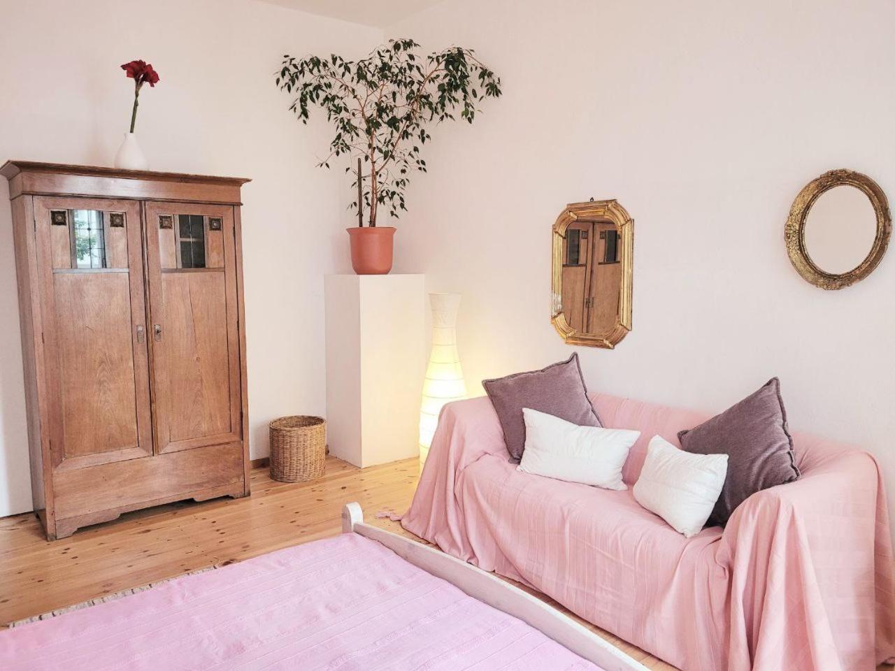 Room In Berlin City Center Bagian luar foto