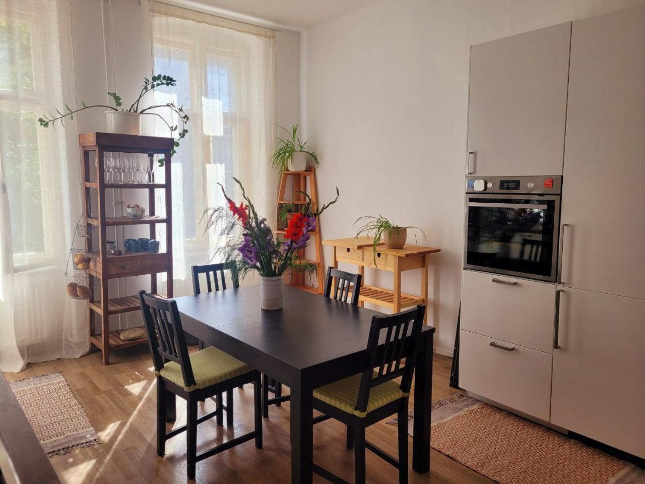 Room In Berlin City Center Bagian luar foto